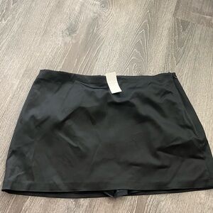 Abercrombie & Fitch satin lined skort